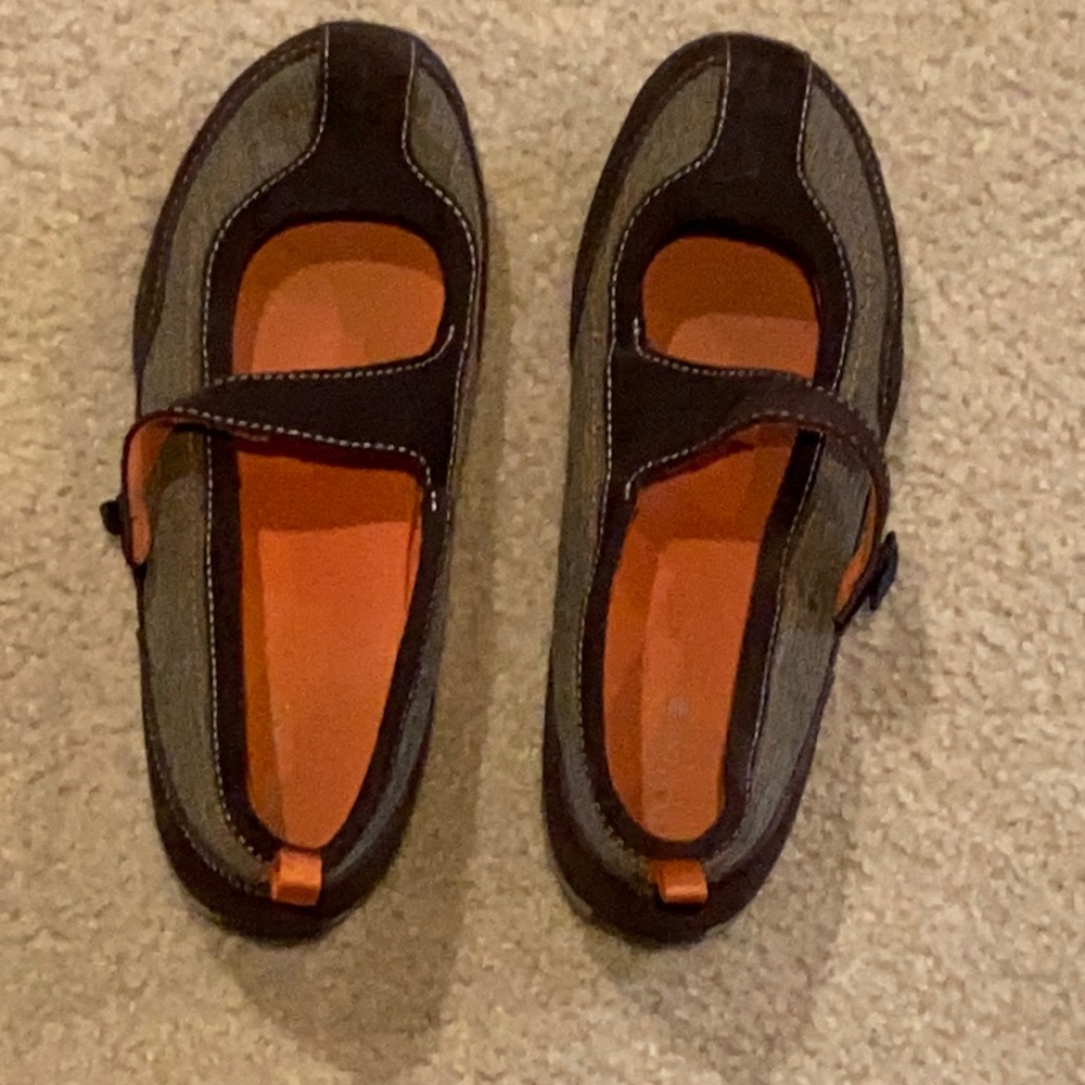 Pull-on Lands End Mary Janes